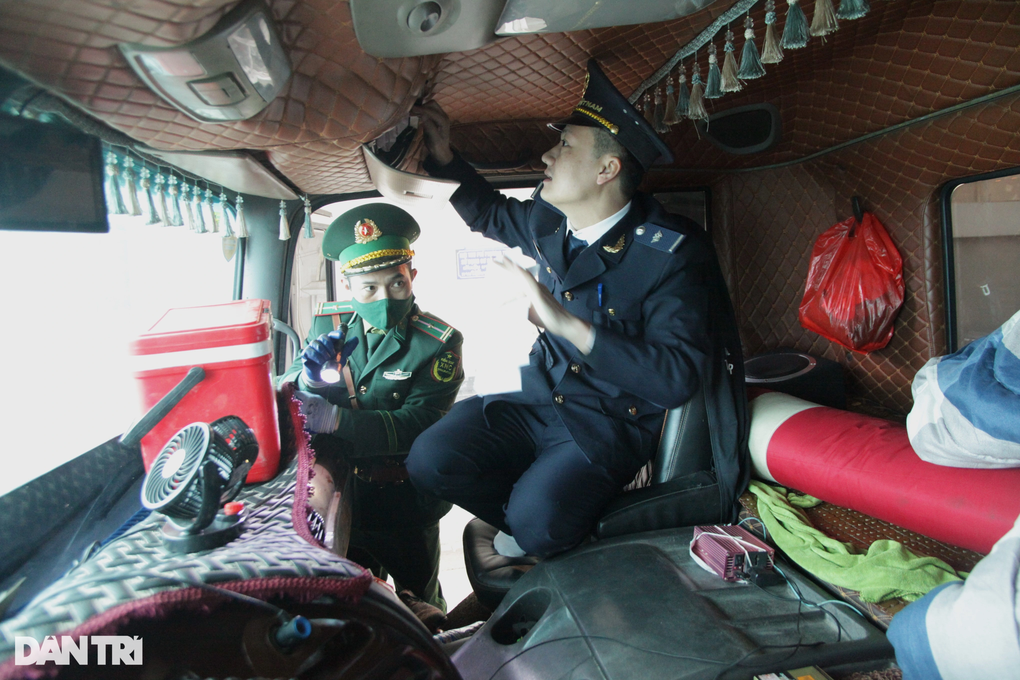Người Việt ở Lào rồng rắn về quê ăn Tết - 7 Người Việt ở Lào rồng rắn về quê ăn Tết - 7