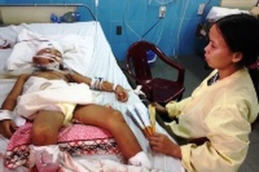 Quảng Bình: Đi bắt ếch, bị tàu cán đứt hai chân