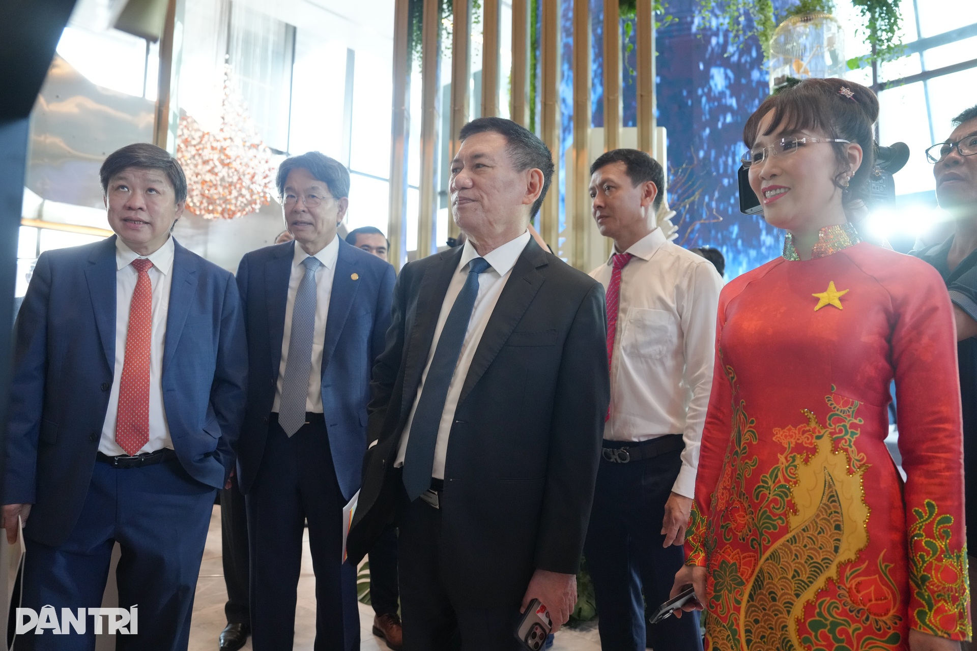 Phó Thủ tướng dự khánh thành Trung tâm Tài chính quốc tế Sài Gòn Marina - 11 Phó Thủ tướng dự khánh thành Trung tâm Tài chính quốc tế Sài Gòn Marina - 11