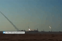 Iran phóng "mưa" tên lửa giữa lúc căng thẳng với Mỹ