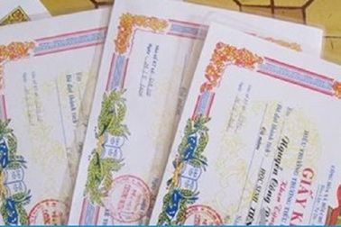 “Con không đạt học sinh xuất sắc, mẹ có tặng quà con không?”