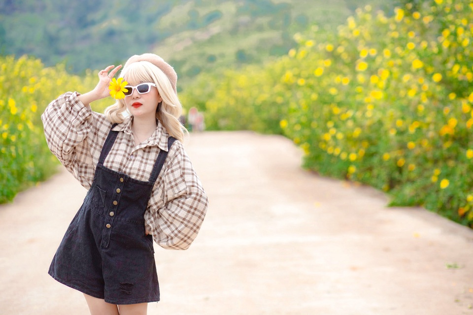 Thán Uy - hot blogger đa tài, gợi cảm lại có tính cách rất… đàn ông - 7 Thán Uy - hot blogger đa tài, gợi cảm lại có tính cách rất… đàn ông - 7