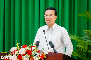 Chủ tịch nước Võ Văn Thưởng chúc Tết người dân Vĩnh Long