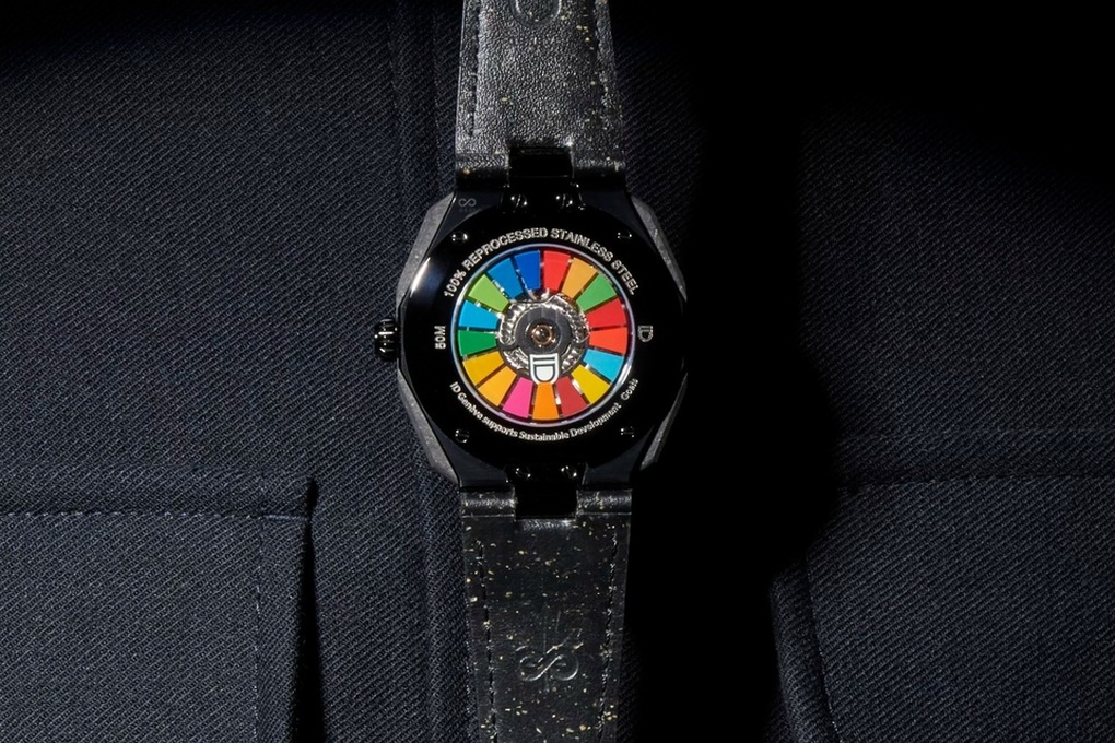 នាឡិកាស្វីសមានតែ ១៧ គ្រឿងប៉ុណ្ណោះ មិនមែនគ្រប់យ៉ាងអាចទិញបានដោយលុយទេ - ២ Đồng hồ Thụy Sĩ chỉ có 17 chiếc, không phải có tiền là mua được - 2