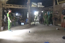 Chồng chém vợ và con trai rồi tự sát tại buồng ngủ