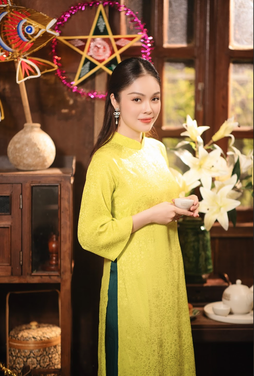 Dương Cẩm Lynh: Vì con, tôi làm việc với cường độ gấp 3-4 lần ngày xưa - 3 Dương Cẩm Lynh: Vì con, tôi làm việc với cường độ gấp 3-4 lần ngày xưa - 3