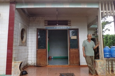 Côn đồ ném bom xăng giữa đêm, 36 công nhân bỏ chạy thoát thân