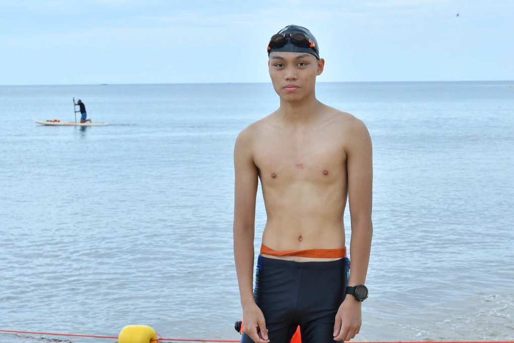 VĐV thích thú trải nghiệm đường bơi thử ở giải Aqua Warriors Quảng Trị - 2 VĐV thích thú trải nghiệm đường bơi thử ở giải Aqua Warriors Quảng Trị - 2