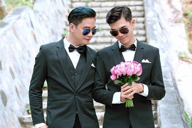 Đám cưới đồng tính nam của cặp đôi điển trai ở Đồng Tháp gây “sốt” mạng xã hội