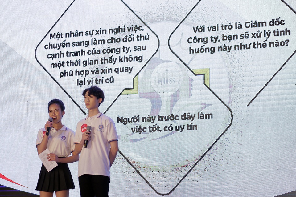 Nữ sinh cao 1m70 đăng quang hoa khôi ĐH Thương mại 2020 - 2 Nữ sinh cao 1m70 đăng quang hoa khôi ĐH Thương mại 2020 - 2