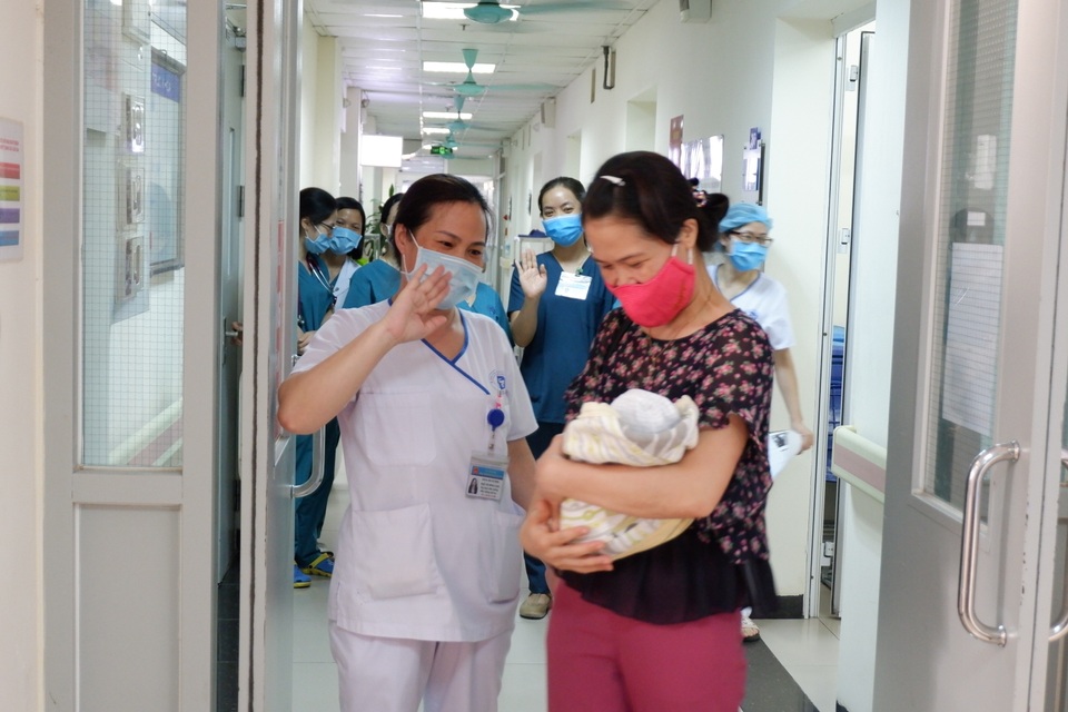 Thai nhi hồi sinh sau khi bị phá bỏ ở tuần 31 xuất viện về tổ ấm mới - 8 Thai nhi hồi sinh sau khi bị phá bỏ ở tuần 31 xuất viện về tổ ấm mới - 8