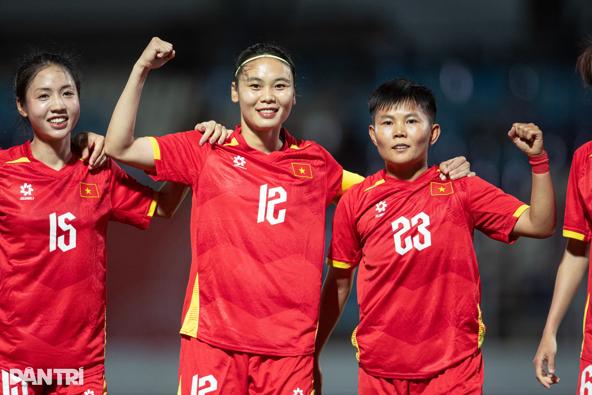 Cánh én Thanh Nhã tái xuất, góp sức vào chiến thắng 7-0 trước Malaysia - 6 Cánh én Thanh Nhã tái xuất, góp sức vào chiến thắng 7-0 trước Malaysia - 6