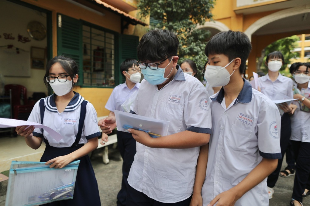 Thức đêm giải hàng chục đề thi trôi nổi, học sinh lo... rớt lớp 10 - 2 Thức đêm giải hàng chục đề thi trôi nổi, học sinh lo... rớt lớp 10 - 2