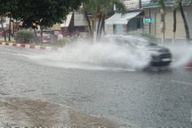 Mưa như trút nước chỉ hơn một giờ, đường phố Bạc Liêu… biến thành sông