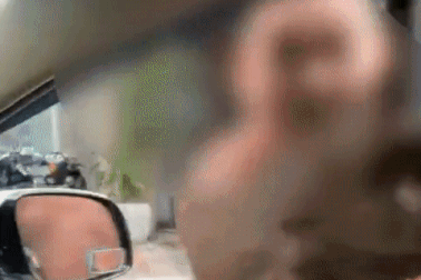 Mâu thuẫn đỗ xe, tài xế bị chủ quán mì đe dọa: "Đến lần 2, đừng trách"