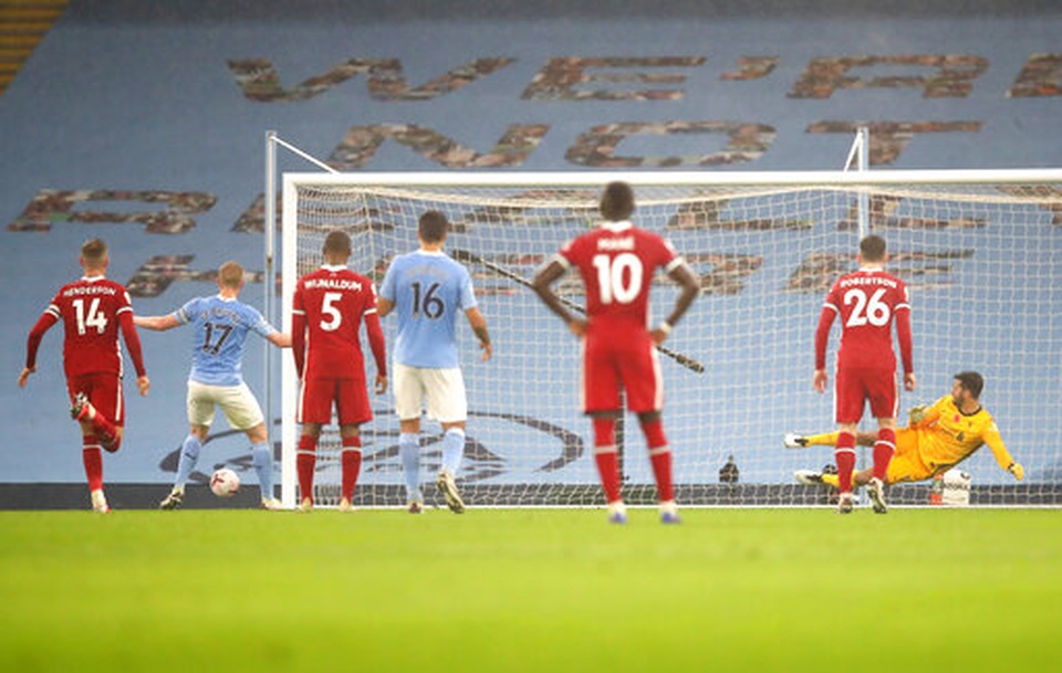 Man City 1-1 Liverpool: De Bruyne đá hỏng phạt đền - 9 Man City 1-1 Liverpool: De Bruyne đá hỏng phạt đền - 9