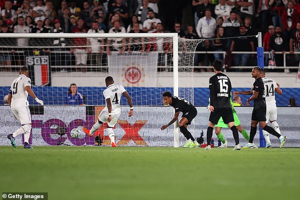 Benzema tỏa sáng, Real Madrid giành Siêu Cúp châu Âu - 4 Benzema tỏa sáng, Real Madrid giành Siêu Cúp châu Âu - 4