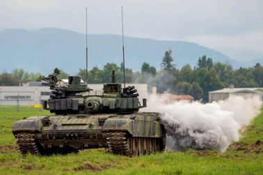 Vũ khí phương Tây liên tục đổ về, tiếp đà phản công cho quân đội Ukraine