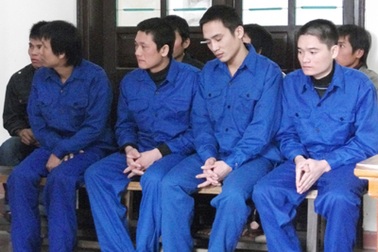 Đánh chết trai làng bên, 9 thanh niên lĩnh án tù 