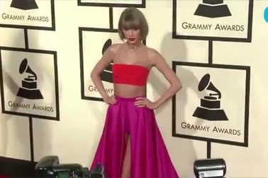 Người mẫu chuyển giới đụng hàng với Taylor Swift