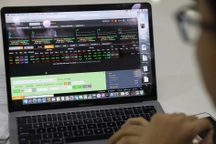 Thị trường cò cưa khó chịu, nhà đầu tư căng não giao dịch