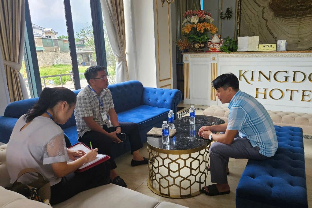 Chủ khách sạn lên tiếng việc khách hút thuốc thủng đệm phải đền 4,8 triệu - 1 Chủ khách sạn lên tiếng việc khách hút thuốc thủng đệm phải đền 4,8 triệu - 1