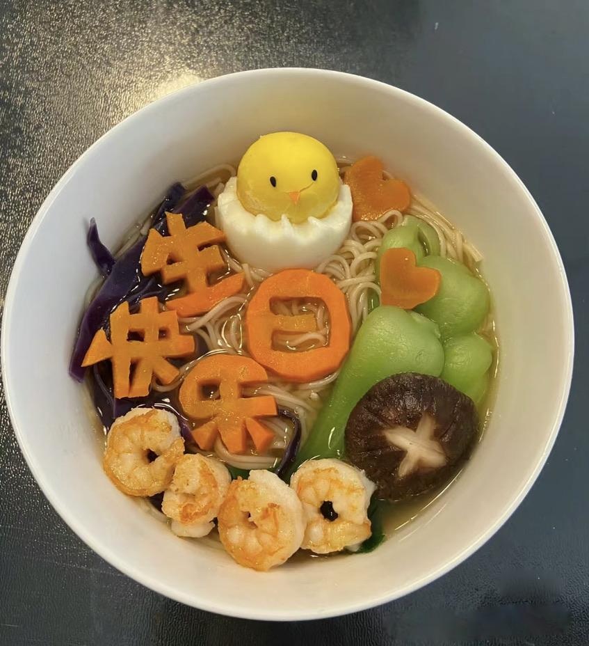 เบื้องหลังบะหมี่อายุยืนชื่อดังช่วงเทศกาลตรุษจีน - 3 Câu chuyện đằng sau món mỳ trường thọ nổi tiếng ngày Tết - 3