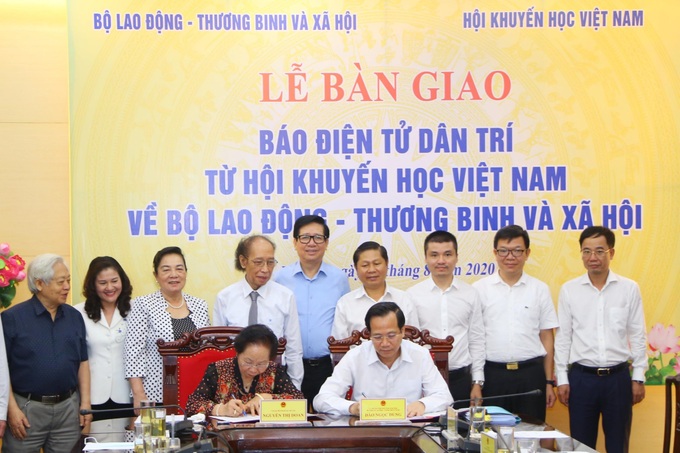 de0ced8c1030ec6eb521.jpg