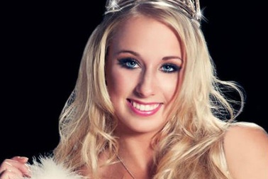 Lừa dối bạn gái, Courtois “ăn vụng” với Hoa hậu Bỉ