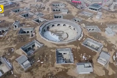 Cuộc sống dưới lòng đất tại ngôi làng cổ 4.000 năm ở Trung Quốc