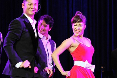 Xem lại phần biểu diễn của Đức Tuấn và Khánh Thy