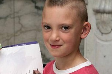 Họa sĩ 7 tuổi bán tranh "đắt như tôm tươi"