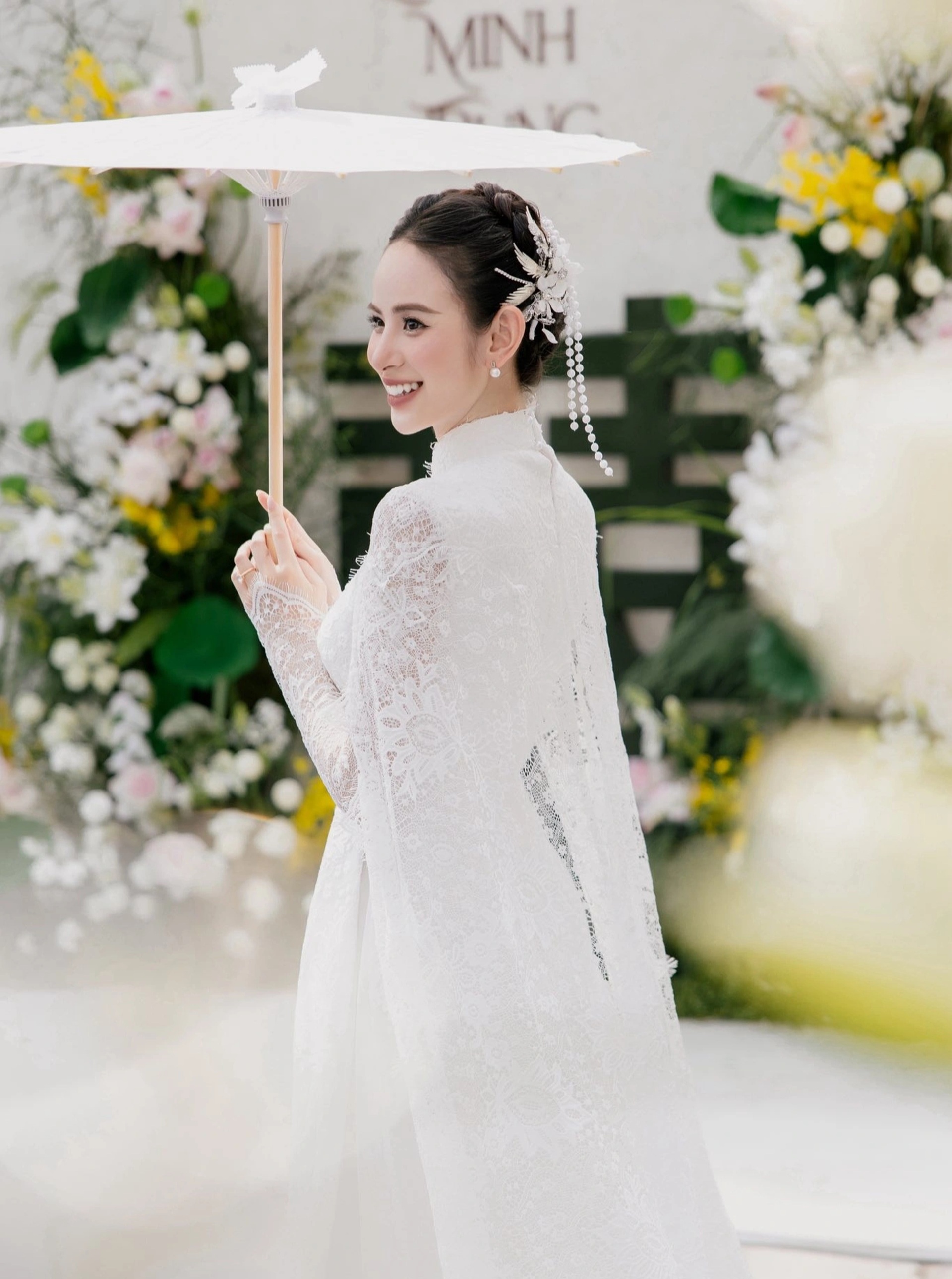 Hương Liên: Cô gái có nụ cười triệu view, làm dâu nhà hào môn gây chú ý - 1 Hương Liên: Cô gái có nụ cười triệu view, làm dâu nhà hào môn gây chú ý - 1