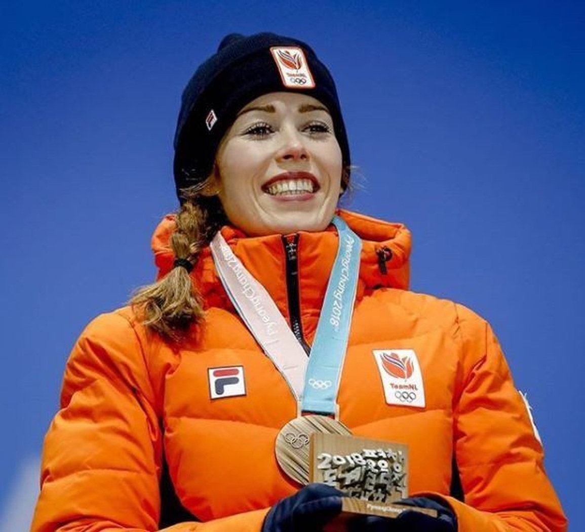 Antoinette De Jong: Tia chớp xinh đẹp của thể thao Hà Lan - 2 Antoinette De Jong: Tia chớp xinh đẹp của thể thao Hà Lan - 2