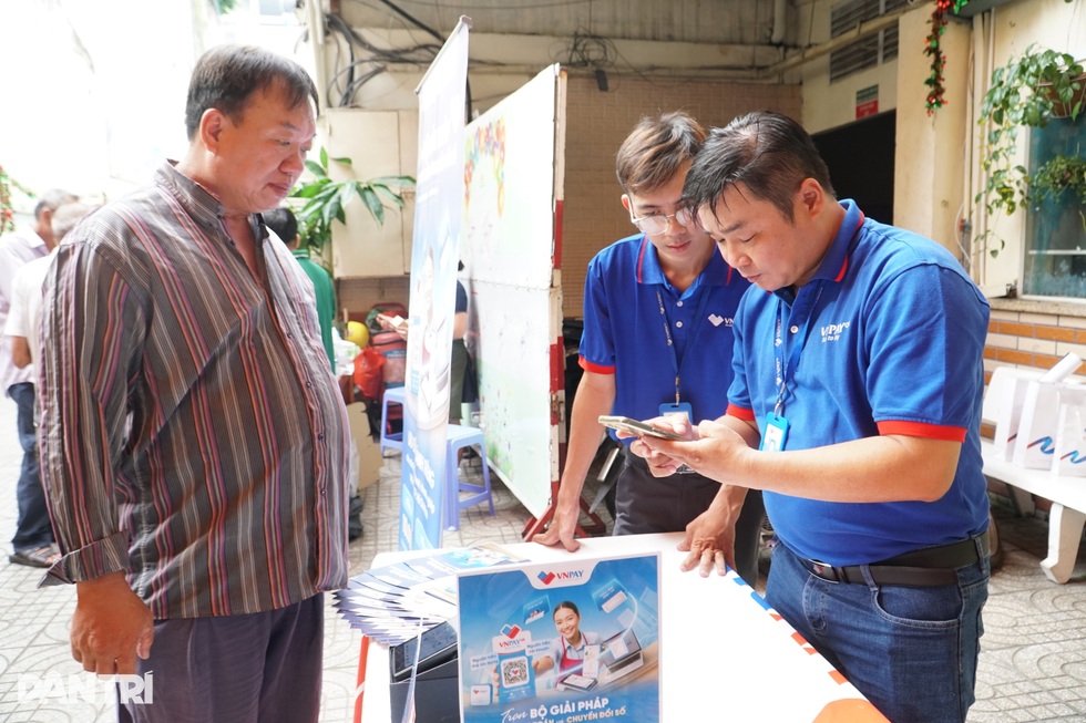 Ông Nguyễn Văn Được: TPHCM sẽ cải tạo khu tứ giác vàng Bến Thành - 4 Ông Nguyễn Văn Được: TPHCM sẽ cải tạo khu tứ giác vàng Bến Thành - 4