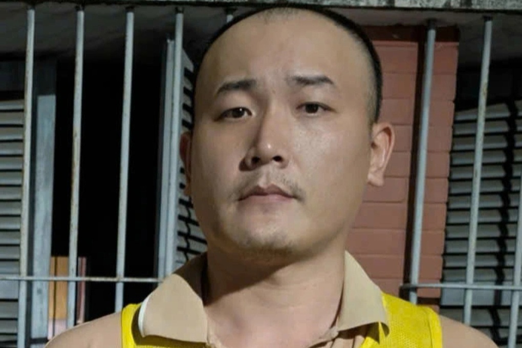 29 tờ phơi ghi trên phiếu giữ xe lật tẩy đường dây cá độ bóng đá ở TPHCM - 3