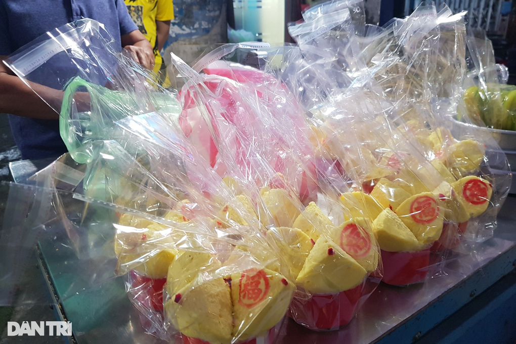 Heo quay 400.000 đồng/kg, cá nướng 250.000 đồng/con cúng Thần Tài đắt khách - 7 Heo quay 400.000 đồng/kg, cá nướng 250.000 đồng/con cúng Thần Tài đắt khách - 7