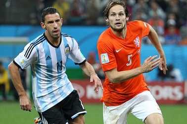 Van Gaal lôi kéo học trò cưng về MU