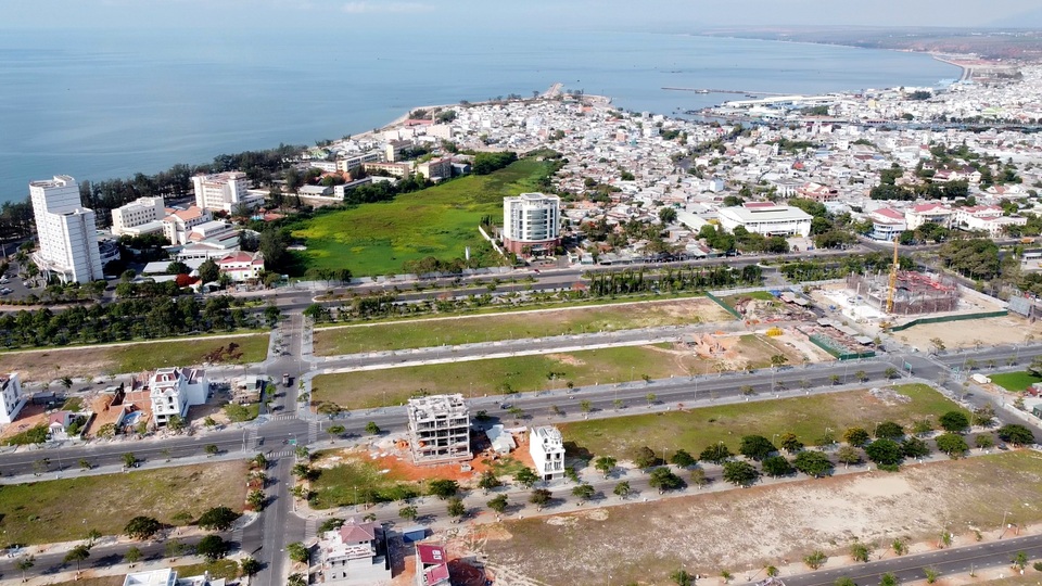 Cận cảnh sân golf Phan Thiết chuyển đổi sang khu đô thị đang bị kiểm tra - 8 Cận cảnh sân golf Phan Thiết chuyển đổi sang khu đô thị đang bị kiểm tra - 8