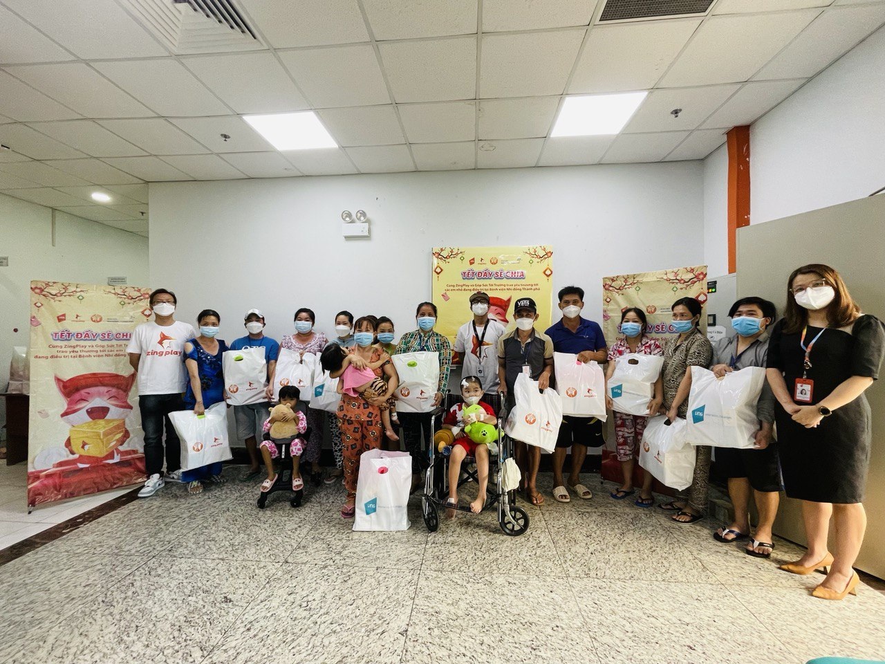 ZingPlay trao tặng quỹ từ thiện của game thủ đến Bệnh viện Nhi Đồng TPHCM - 3 ZingPlay trao tặng quỹ từ thiện của game thủ đến Bệnh viện Nhi Đồng TPHCM - 3