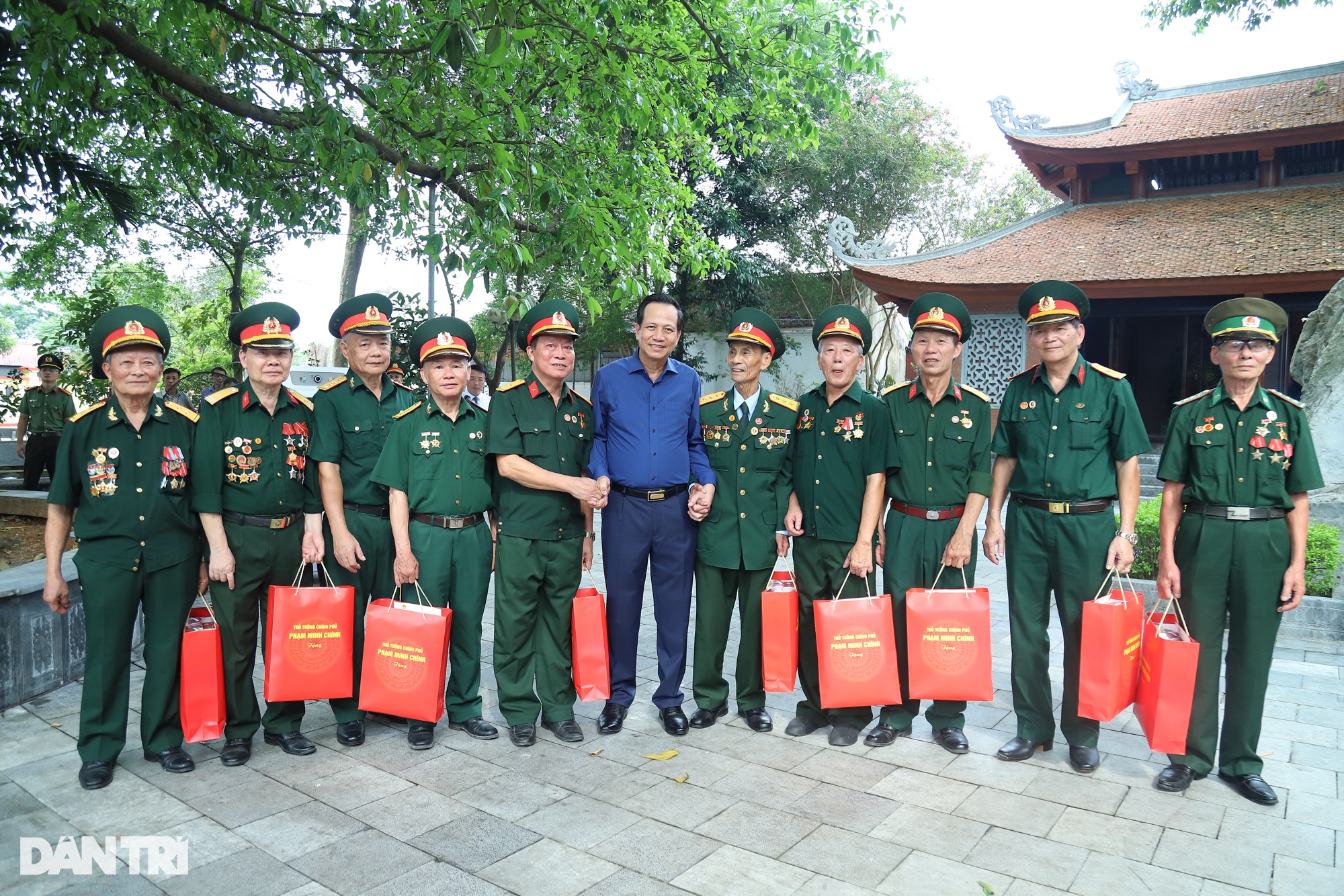 View - Thủ tướng dâng hương tại nơi khởi đầu Ngày Thương binh - Liệt sĩ | Báo Dân trí