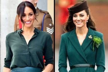 Hai công nương nước Anh thanh lịch với trang phục màu xanh