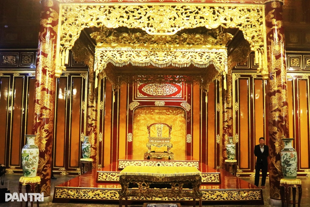 Sẽ tái trưng bày ngai vua triều Nguyễn tại điện Thái Hòa sau phục chế - 1 Sẽ tái trưng bày ngai vua triều Nguyễn tại điện Thái Hòa sau phục chế - 1