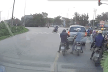 Cái kết đắng cho hành vi lấn làn vượt ẩu