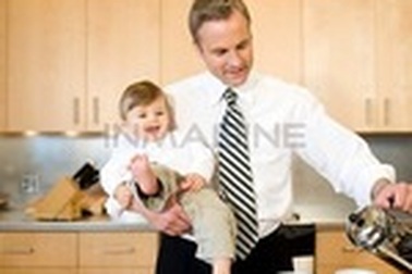 Phụ nữ làm việc nhiều hơn đàn ông 39 ngày