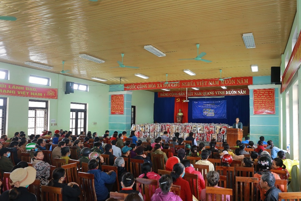 Austdoor trao tặng 830 triệu đồng cho miền Trung - 5