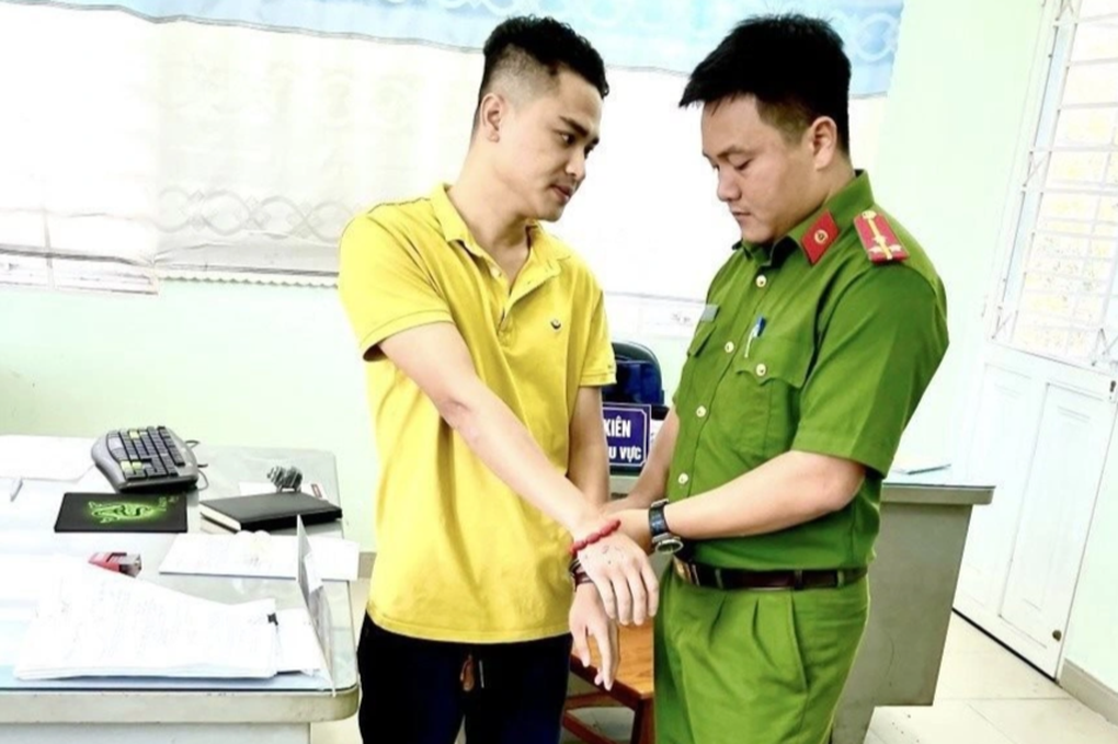Truy tố cựu cán bộ Trại giam Z30D lừa đảo gần 1 tỷ đồng - 1 Truy tố cựu cán bộ Trại giam Z30D lừa đảo gần 1 tỷ đồng - 1