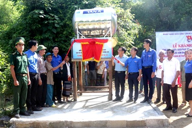 Xây dựng công trình nước sạch hỗ trợ đồng bào dân tộc nơi biên giới