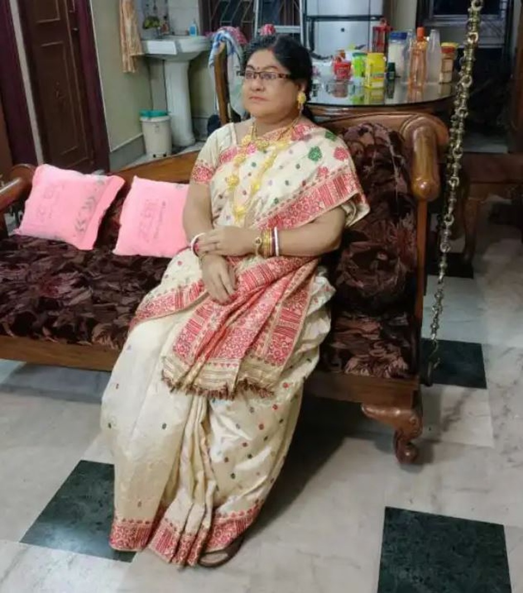 Cụ ông làm tượng vợ quá cố đặt trong nhà, hàng ngày chải tóc, khoác vai - 3 Cụ ông làm tượng vợ quá cố đặt trong nhà, hàng ngày chải tóc, khoác vai - 3