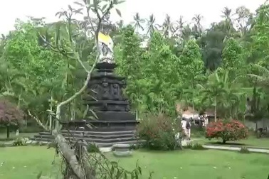 Ngôi đền cổ linh thiêng Pura Tirta Empul